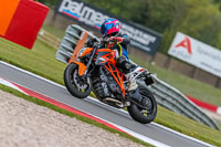 Castle-Combe-2019;PJ-Motorsport-Photography-2019;donington-no-limits-trackday;donington-park-photographs;donington-trackday-photographs;no-limits-trackdays;peter-wileman-photography;trackday-digital-images;trackday-photos